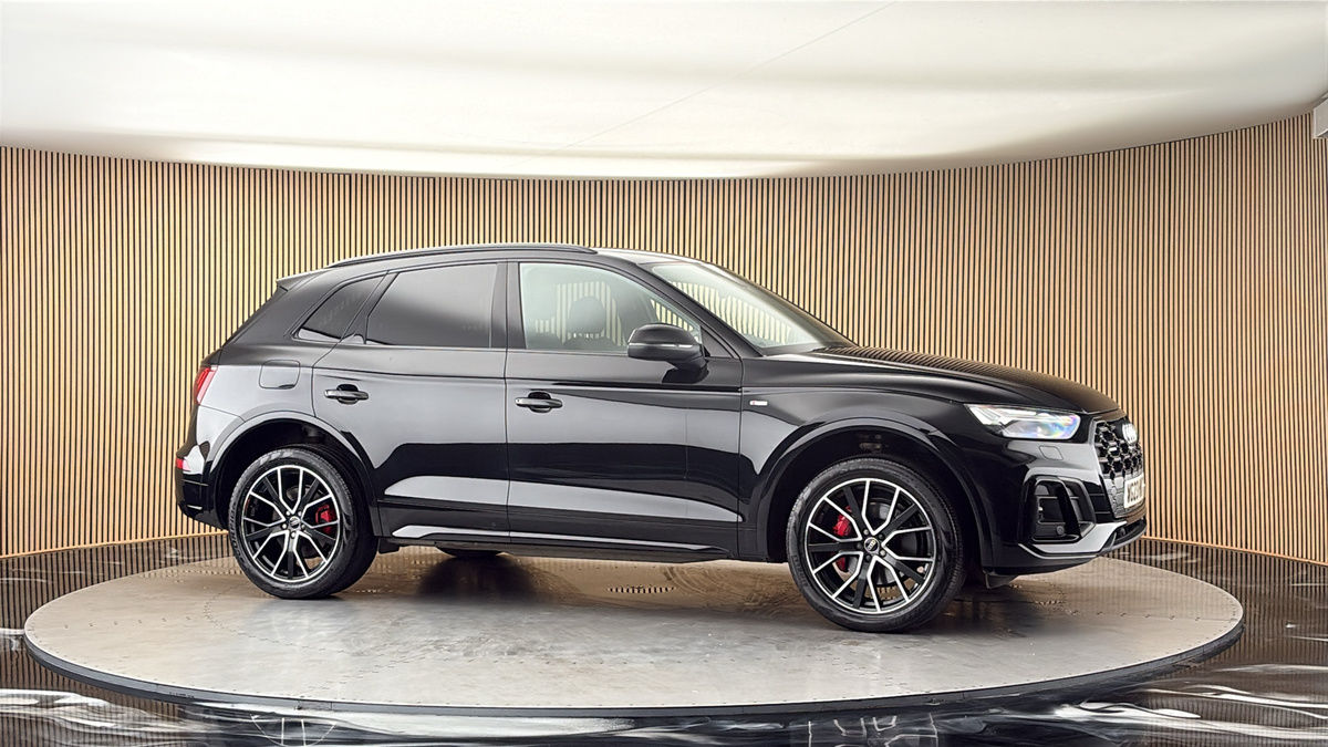More views of Audi Q5