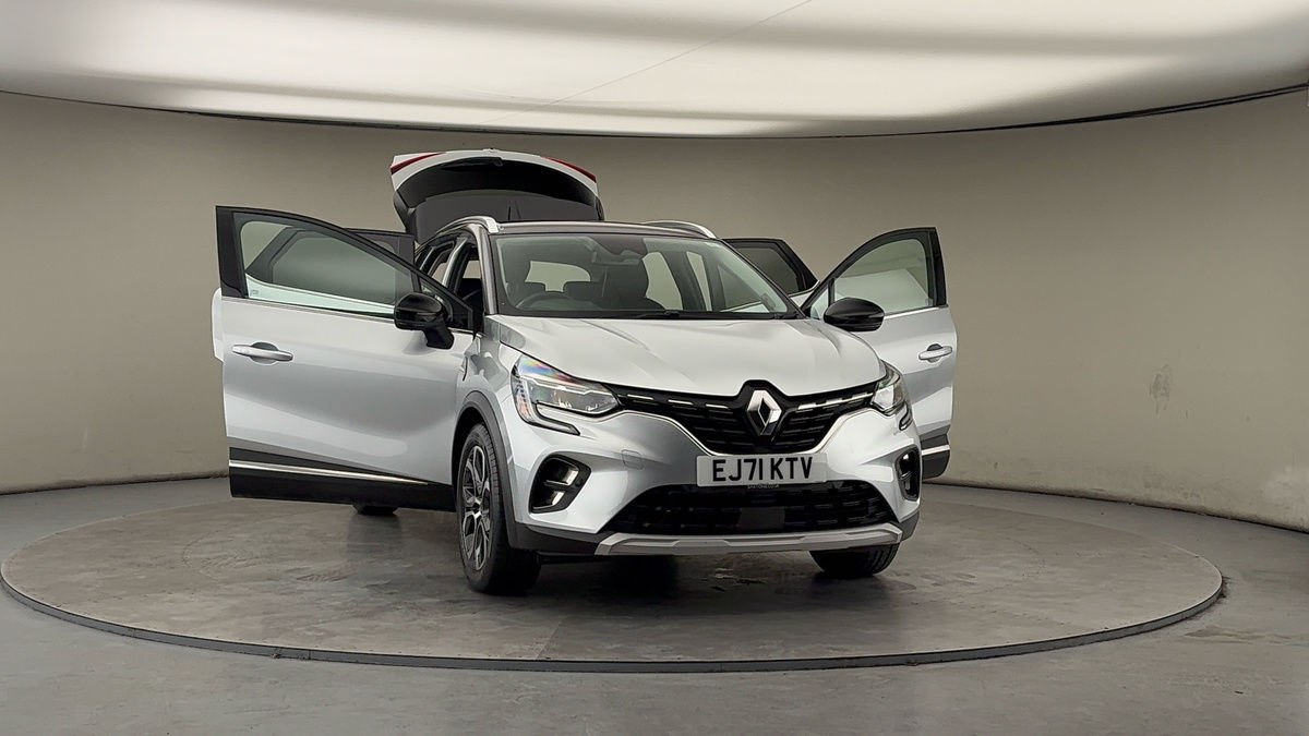 More views of Renault CAPTUR