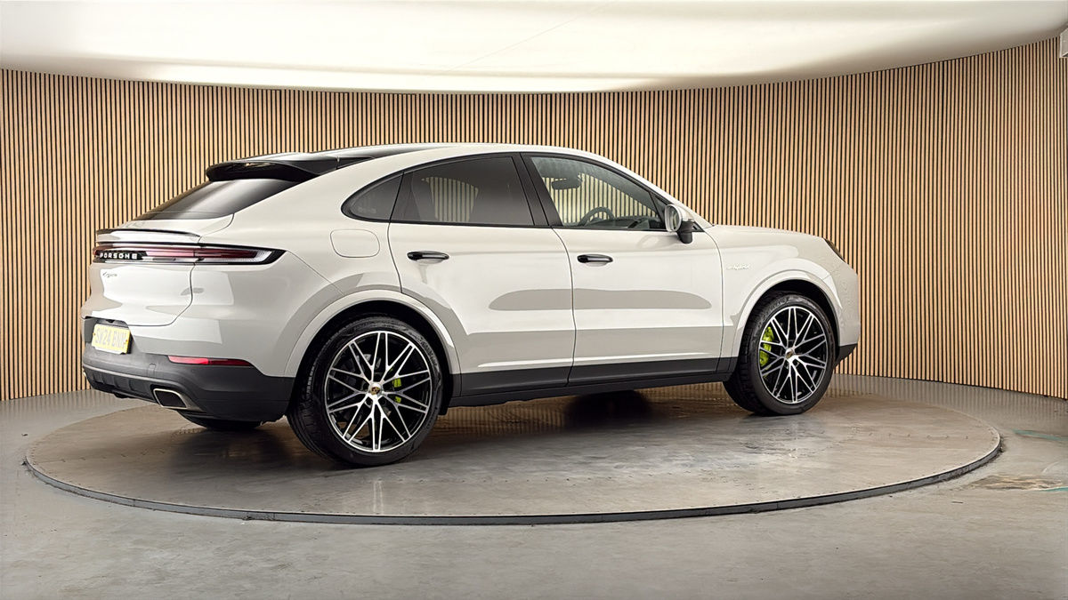 More views of Porsche Cayenne