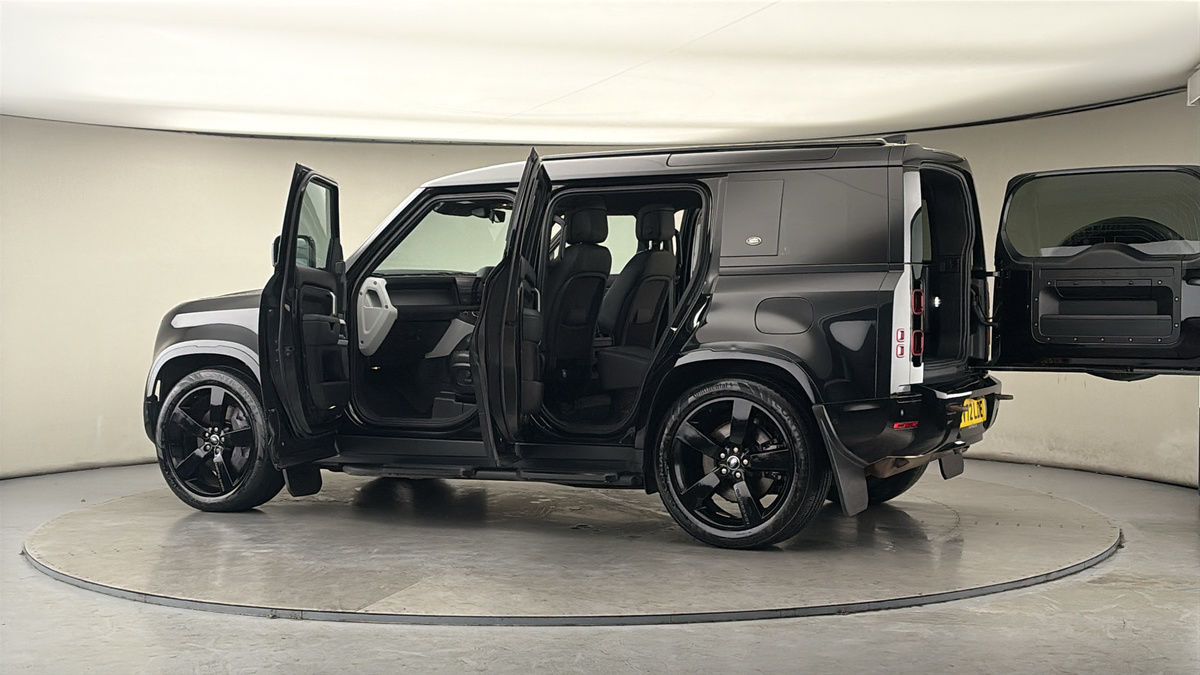 More views of Land Rover Defender 110