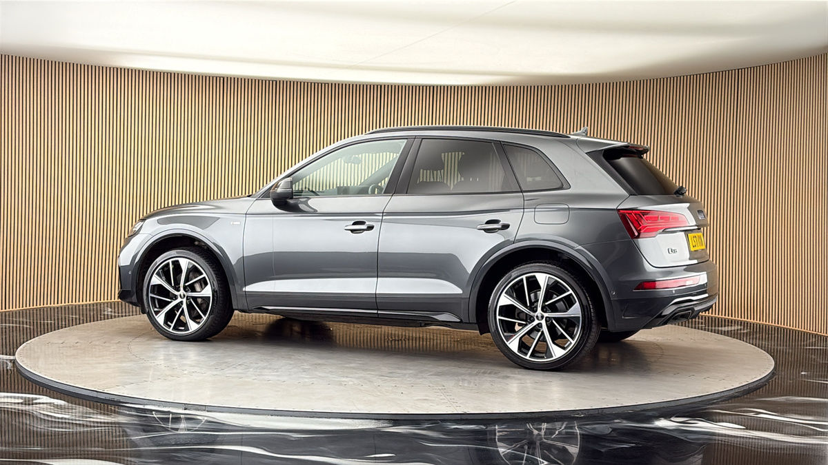 More views of Audi Q5