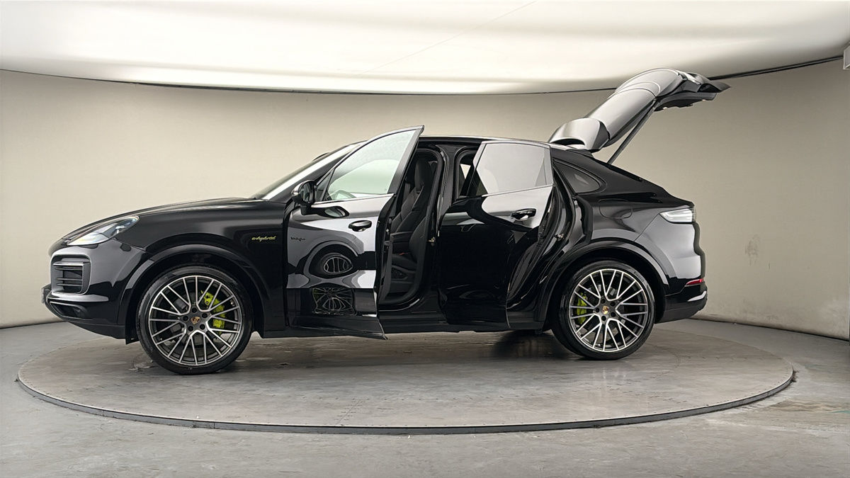 More views of Porsche Cayenne