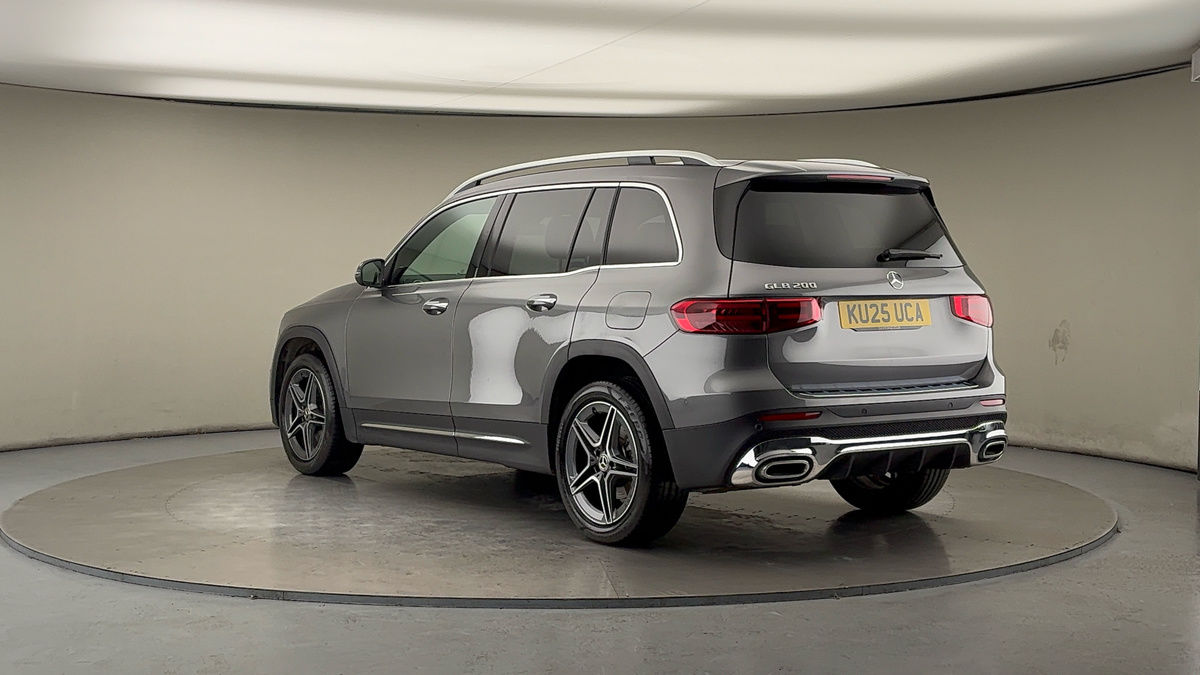 Mercedes-Benz GLB Image 2