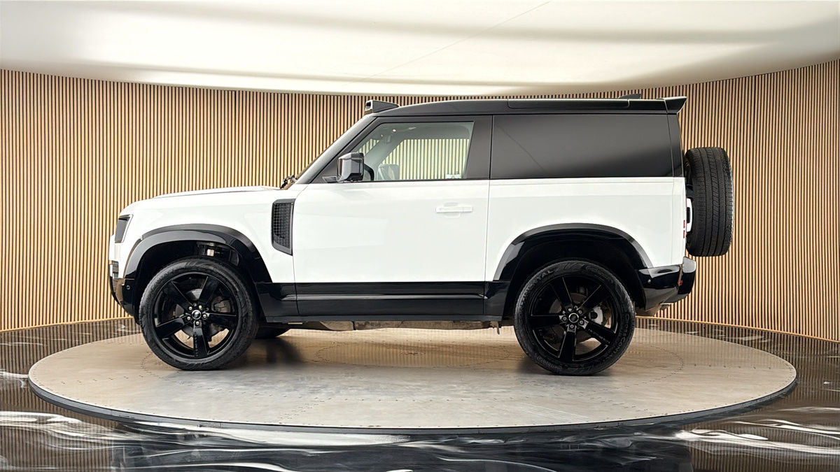 More views of Land Rover Defender 90