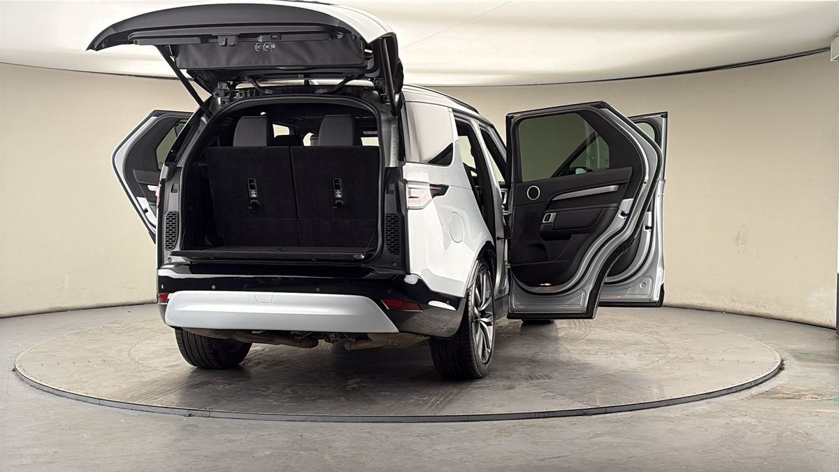 More views of Land Rover Discovery
