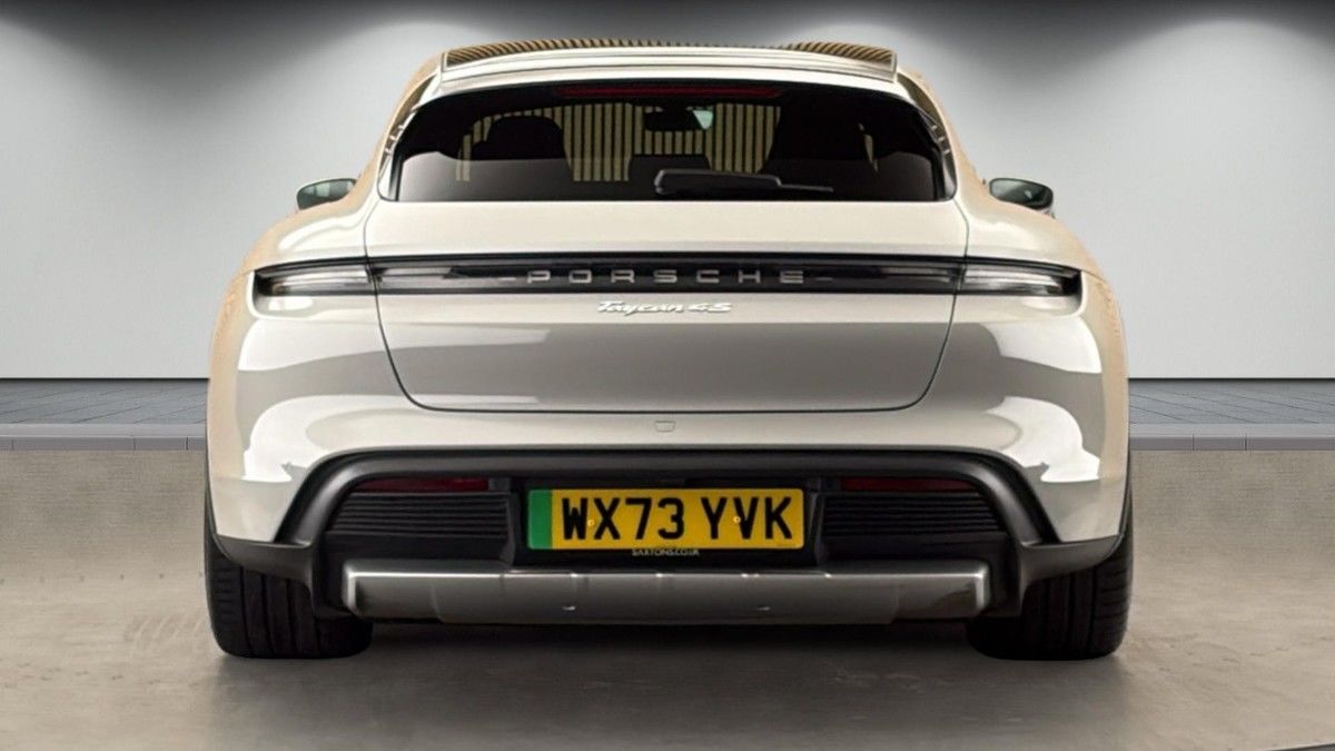Porsche Taycan Image 4