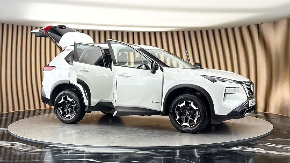 More views of Nissan X-Trail