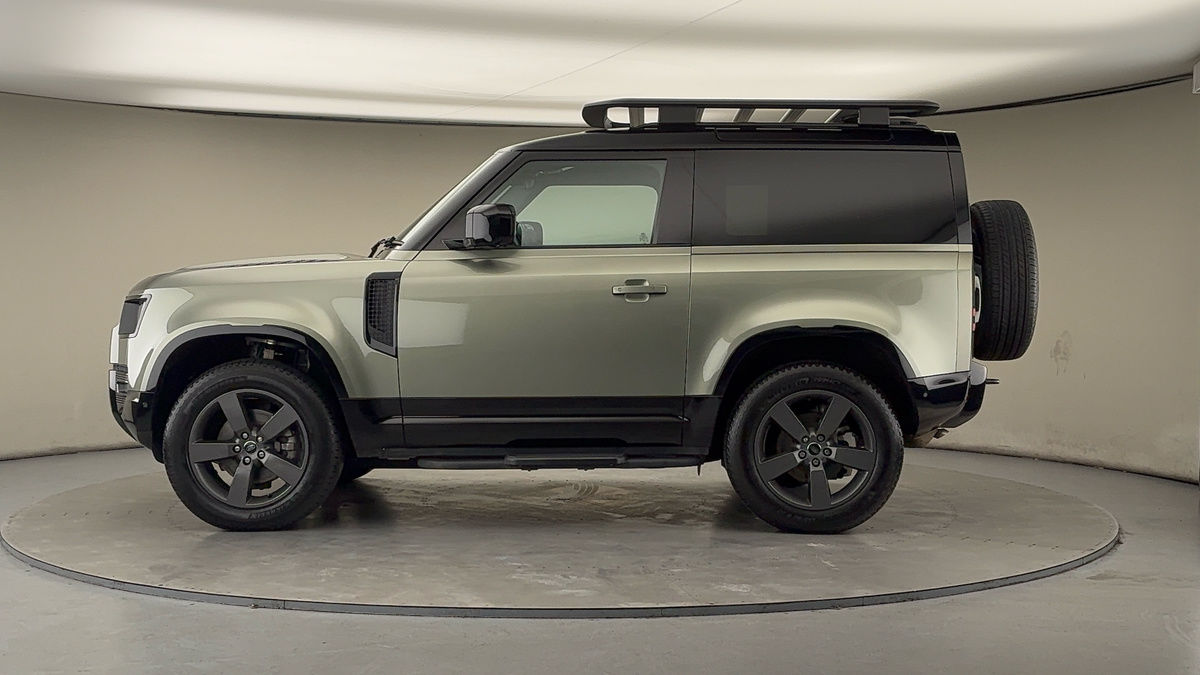 Land Rover Defender 90 Image 15