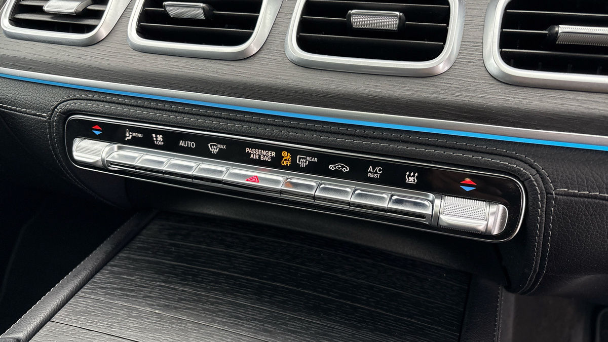 Mercedes-Benz GLE Image 26