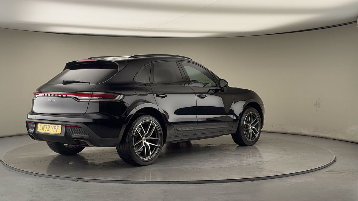 Porsche Macan Image 21