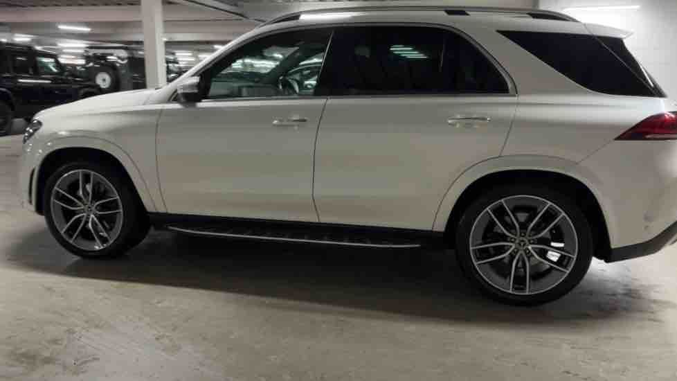 More views of Mercedes-Benz GLE