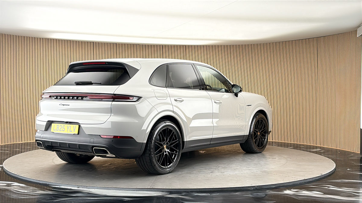 More views of Porsche Cayenne