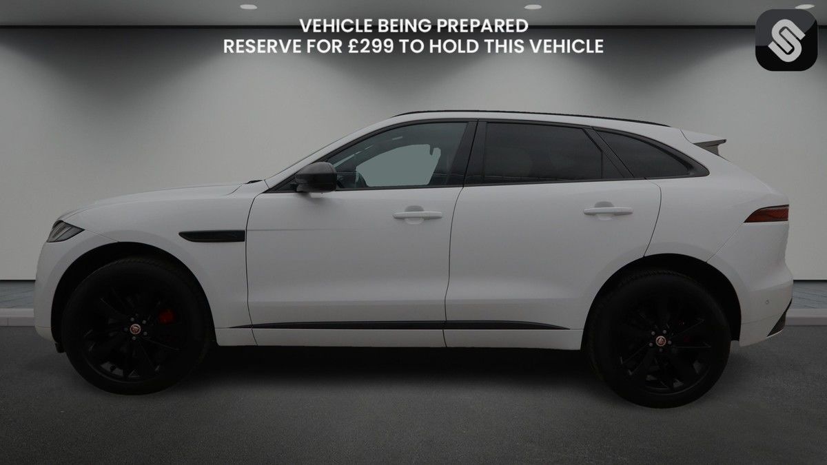 Jaguar F-PACE Image 6