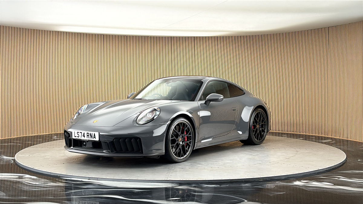 More views of Porsche 911