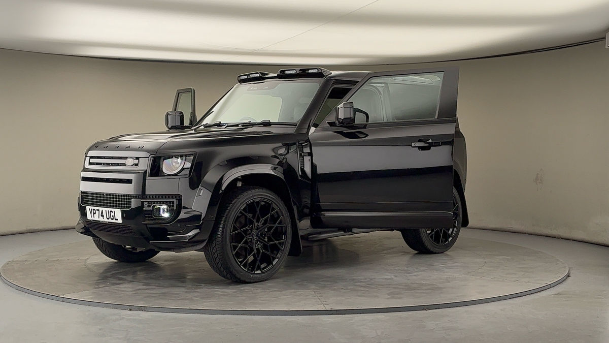 Land Rover Defender 90 Urban Image 22