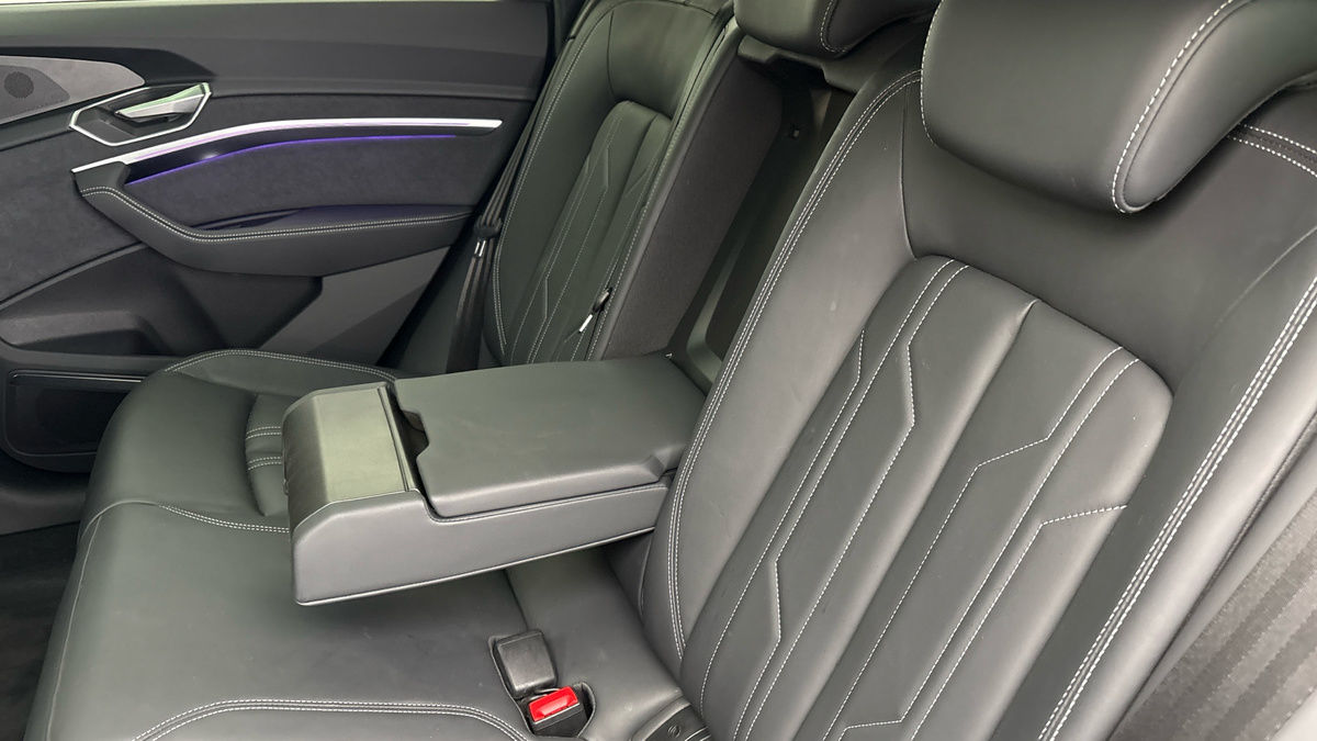 Audi Q8 e-tron Image 9