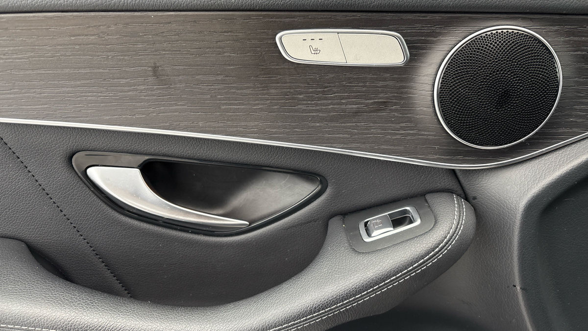 Mercedes-Benz GLC Image 19