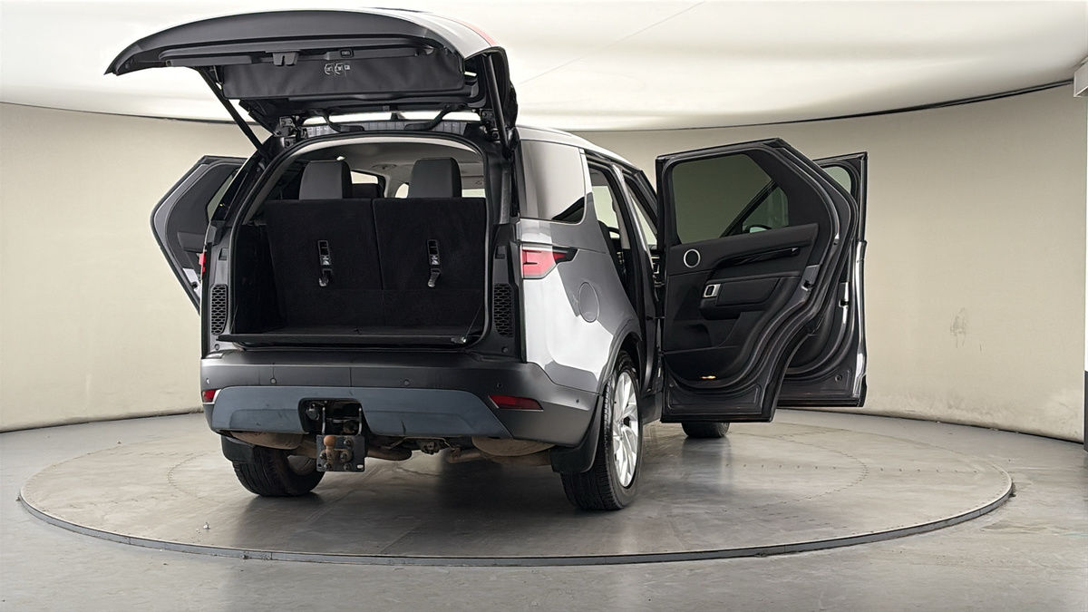 More views of Land Rover Discovery