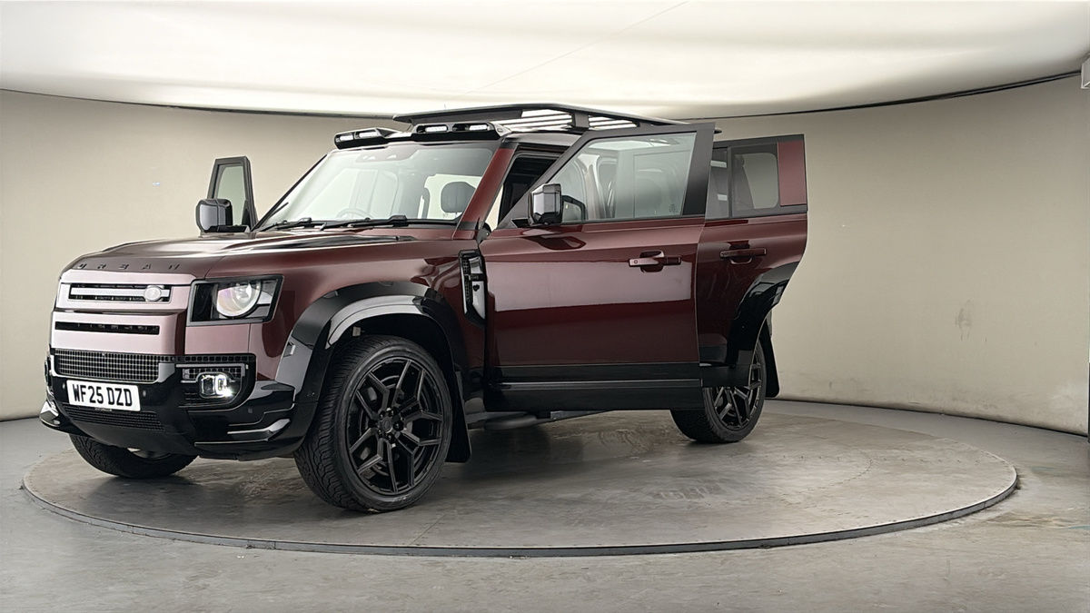 More views of Land Rover Defender 110