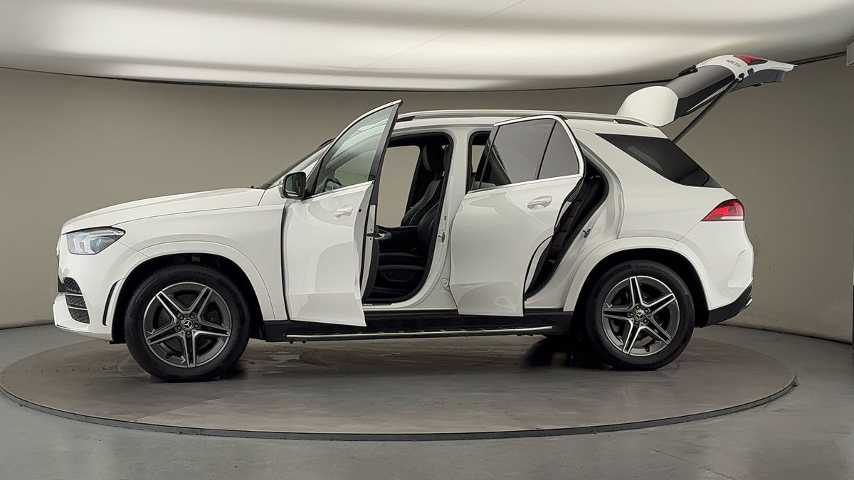 More views of Mercedes-Benz GLE