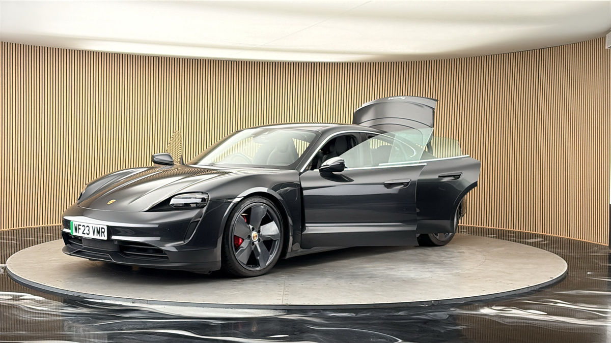 Porsche Taycan Image 23