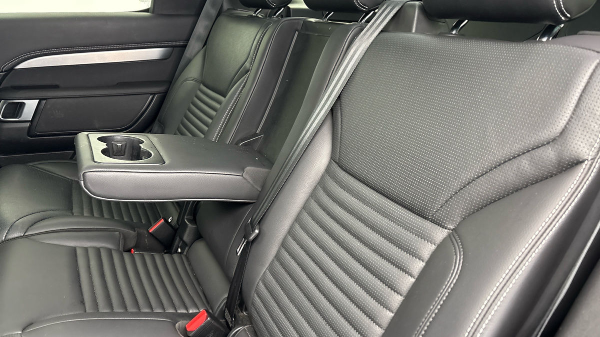 Land Rover Discovery Image 9