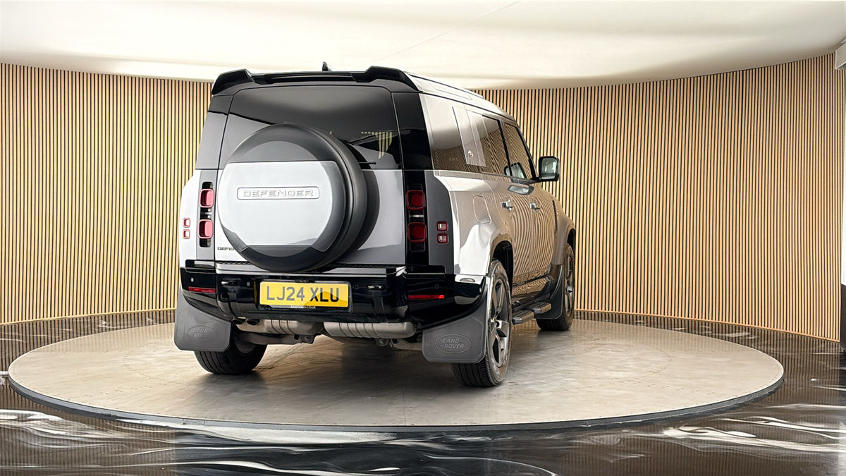 More views of Land Rover Defender 110