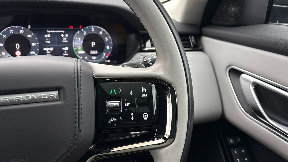 Land Rover Range Rover Velar Image 14