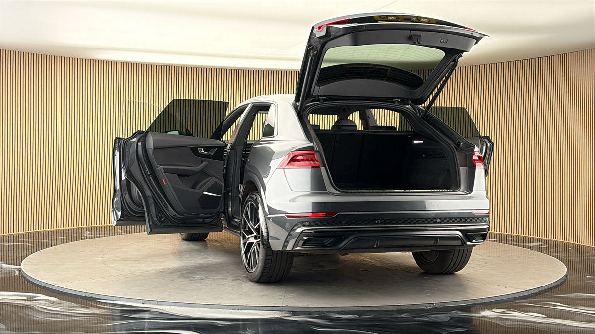 More views of Audi Q8