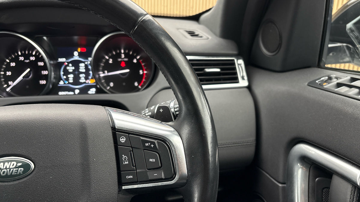 Land Rover Discovery Sport Image 14