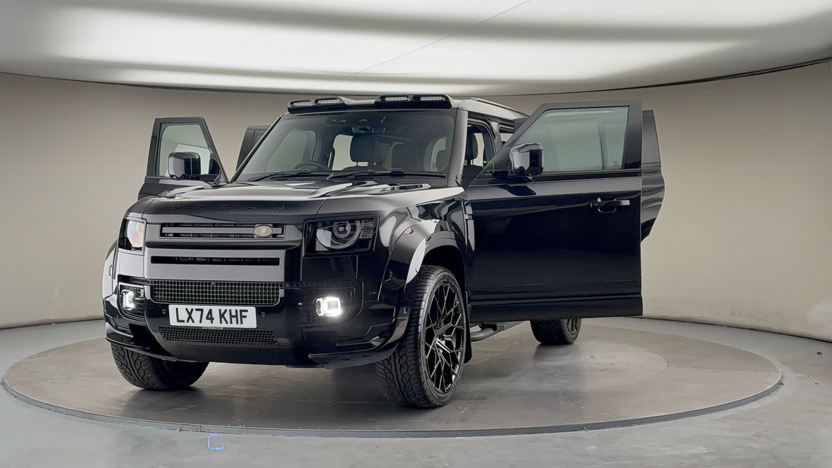 More views of Land Rover Defender 110