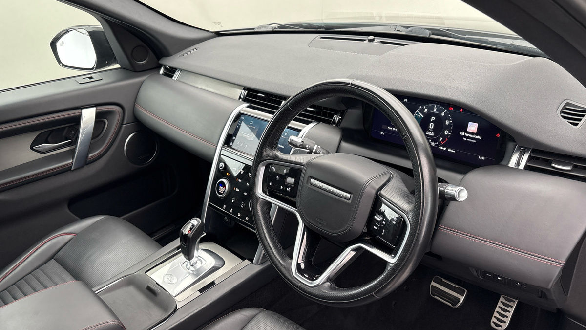 Land Rover Discovery Sport Image 5