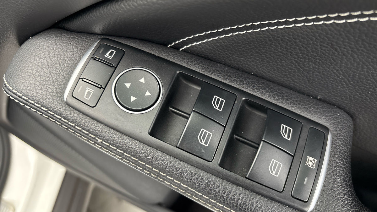 Mercedes-Benz GLA Image 26