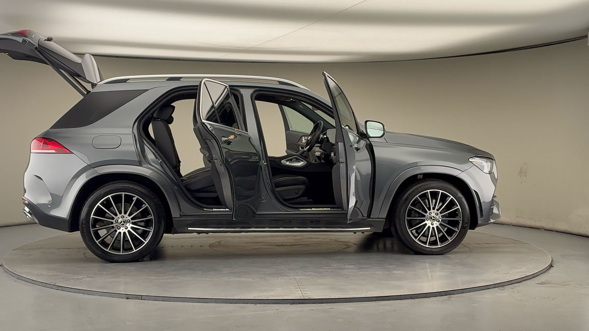 More views of Mercedes-Benz GLE