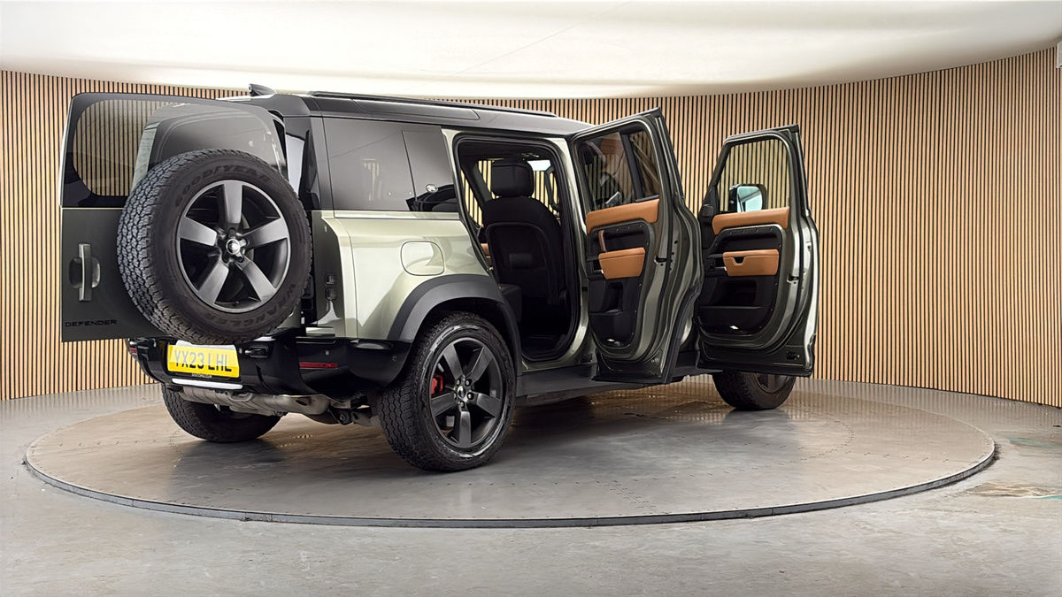 More views of Land Rover Defender 110