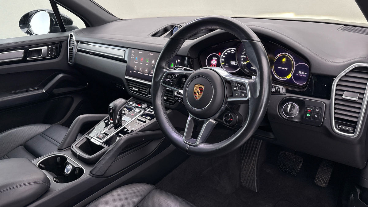 Porsche Cayenne Image 5