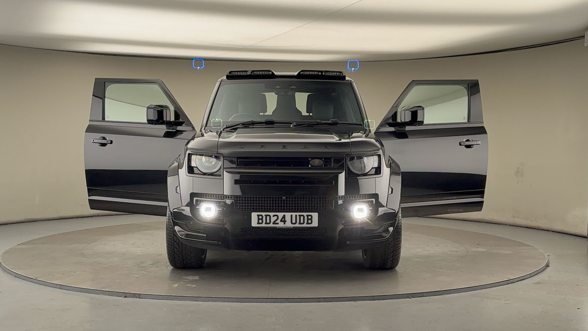 More views of Land Rover Defender 90