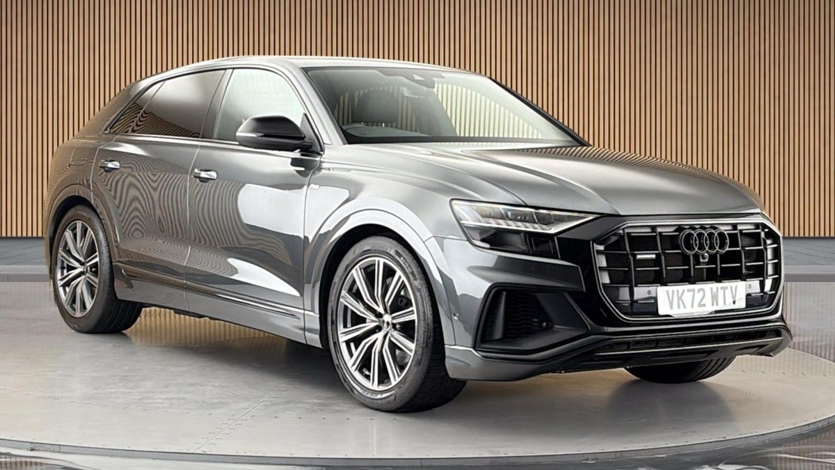 Audi Q8 Sticky Header Image
