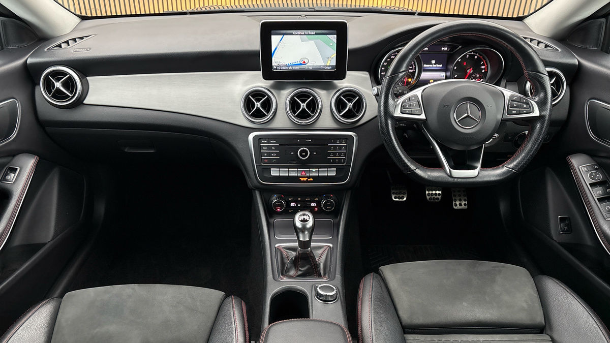 Mercedes-Benz CLA Image 12