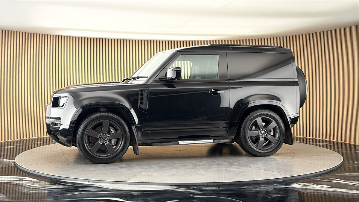 More views of Land Rover Defender 90