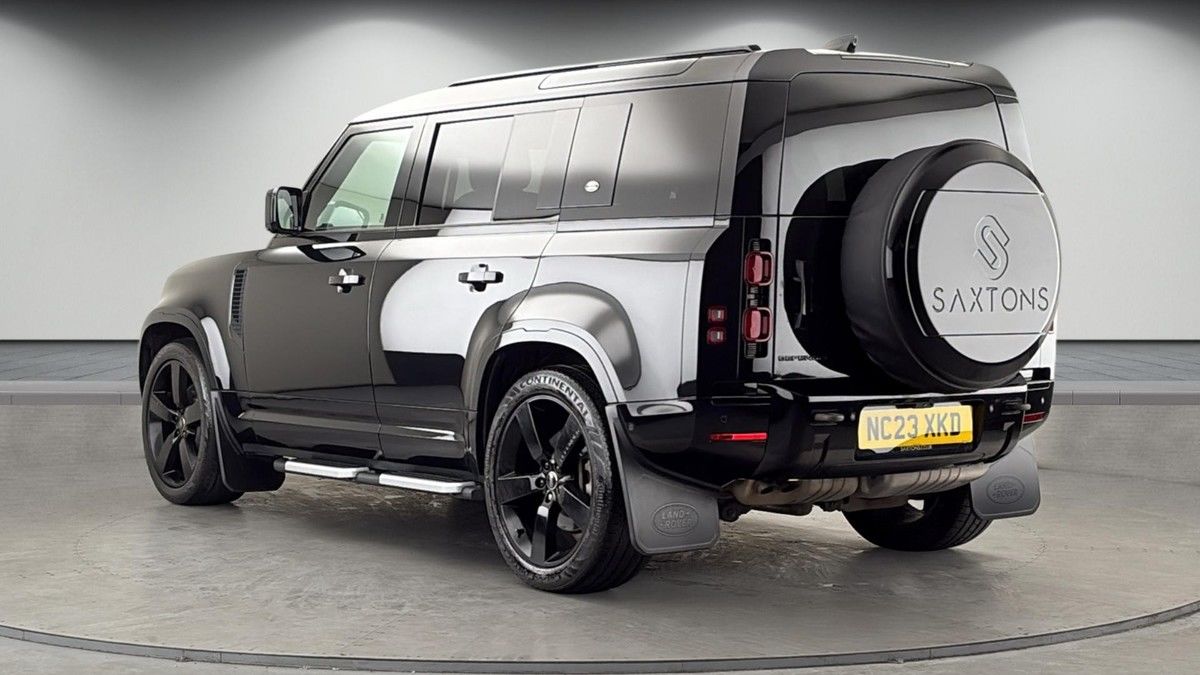Land Rover Defender 110 Image 2