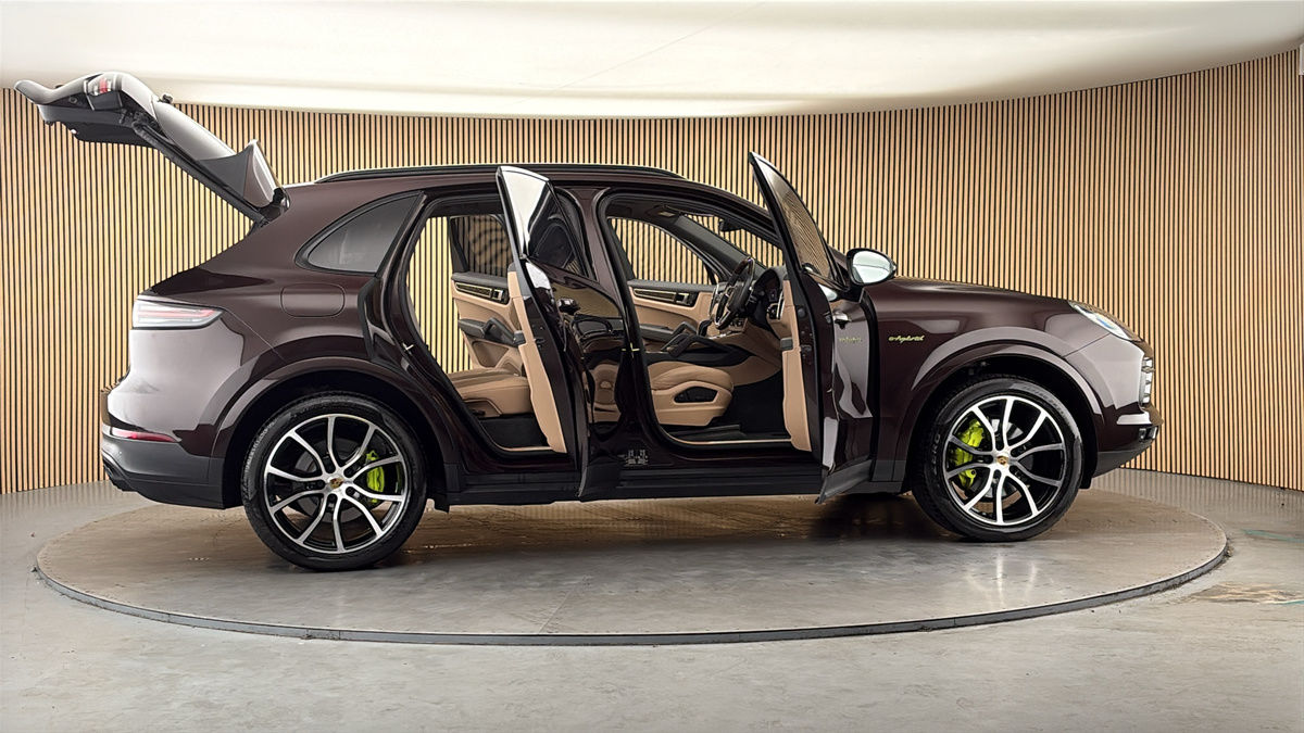 More views of Porsche Cayenne