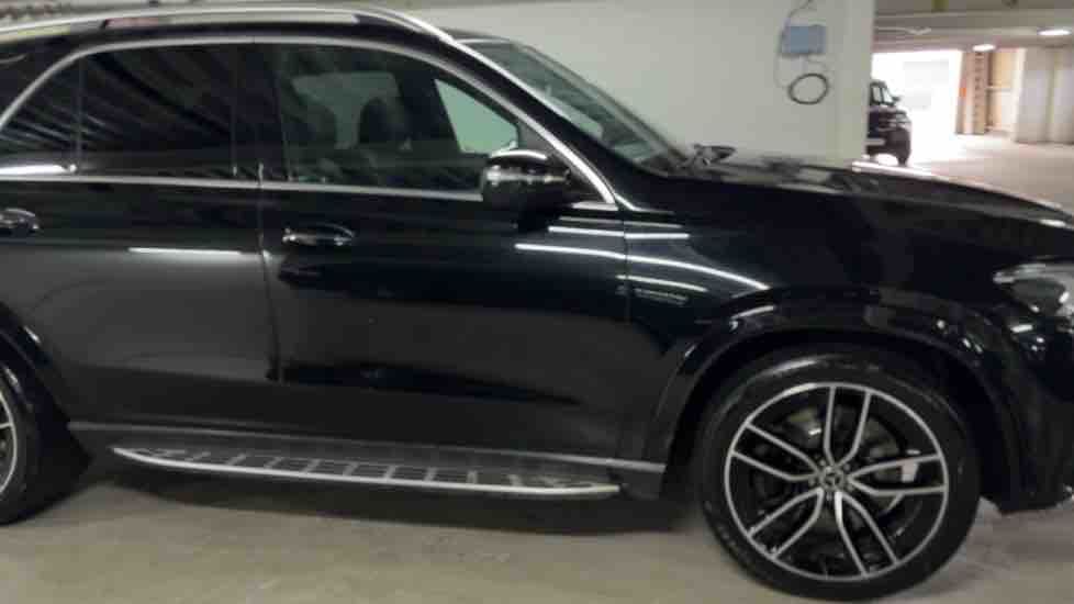More views of Mercedes-Benz GLE