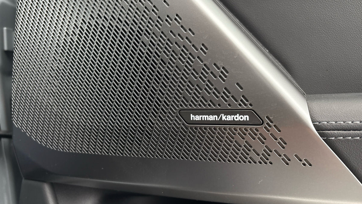 BMW 5 Series Image 25