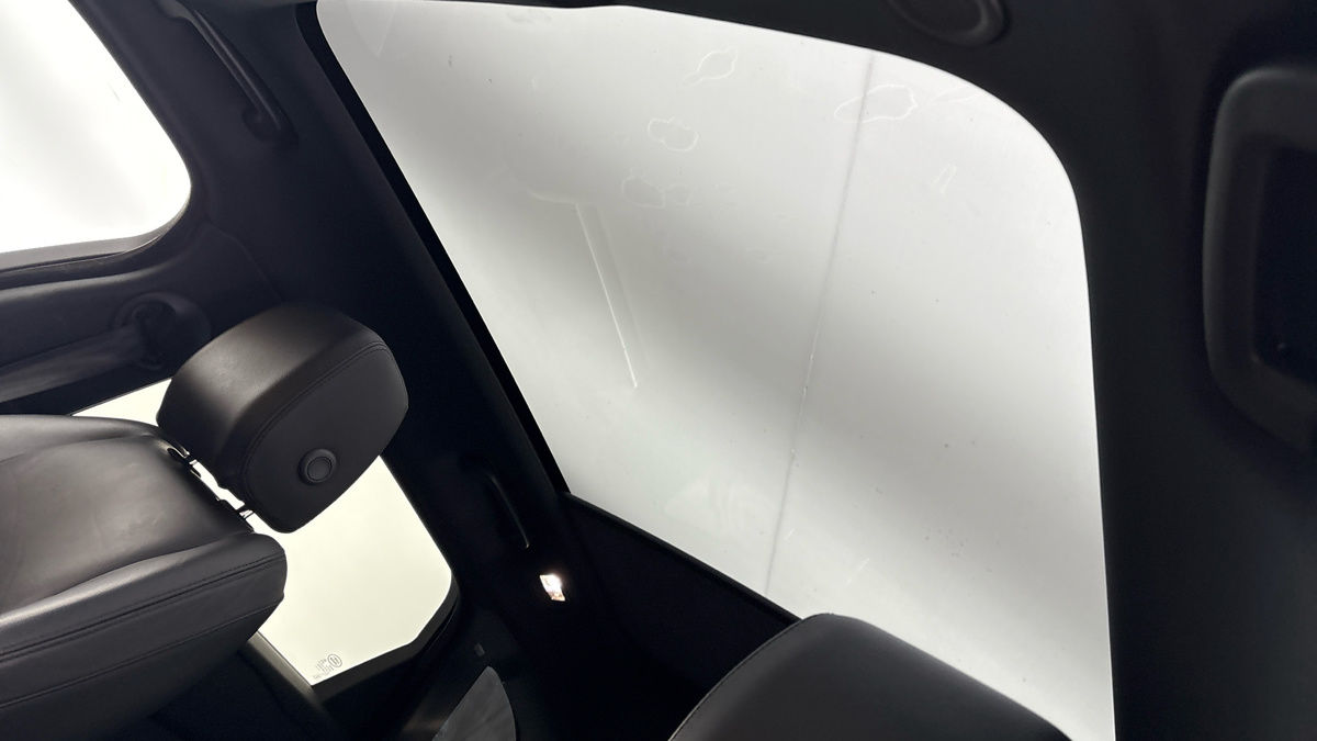 More views of Land Rover Range Rover Velar