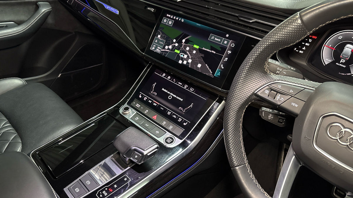 Audi Q7 Image 18