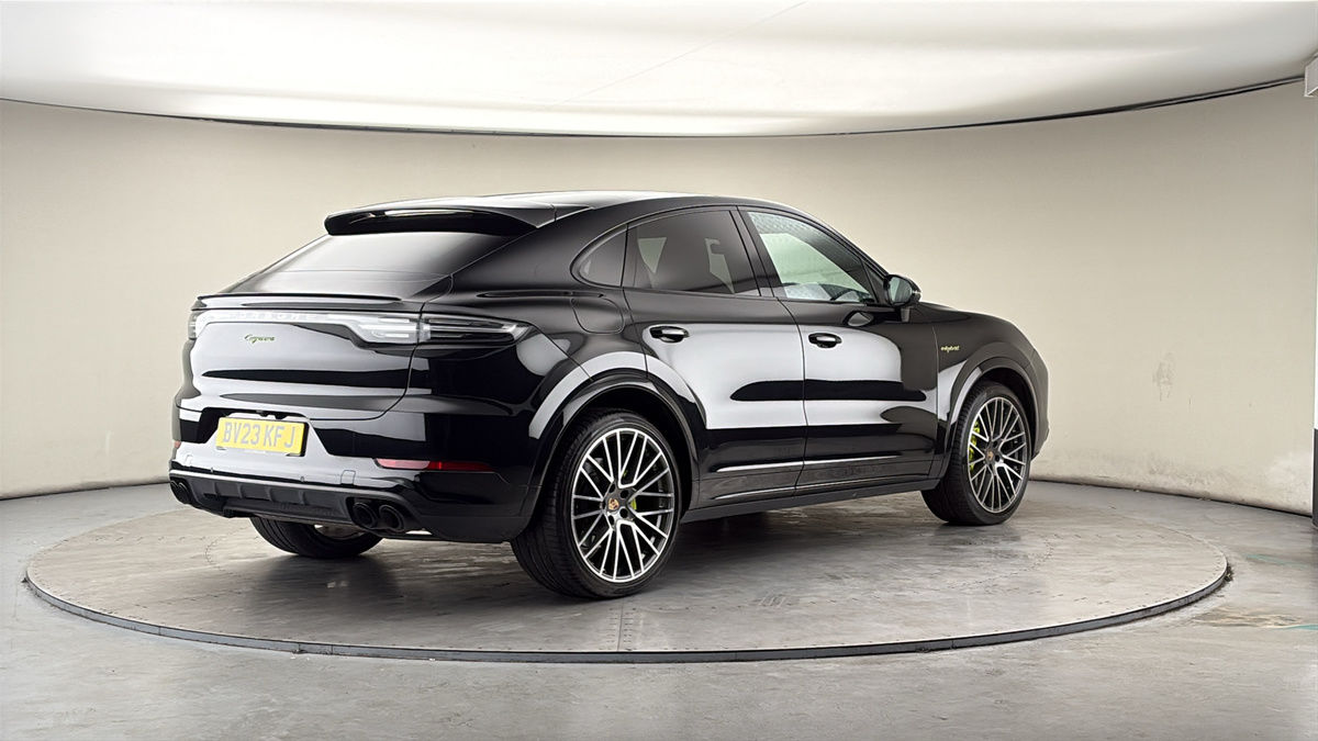 Porsche Cayenne Image 21