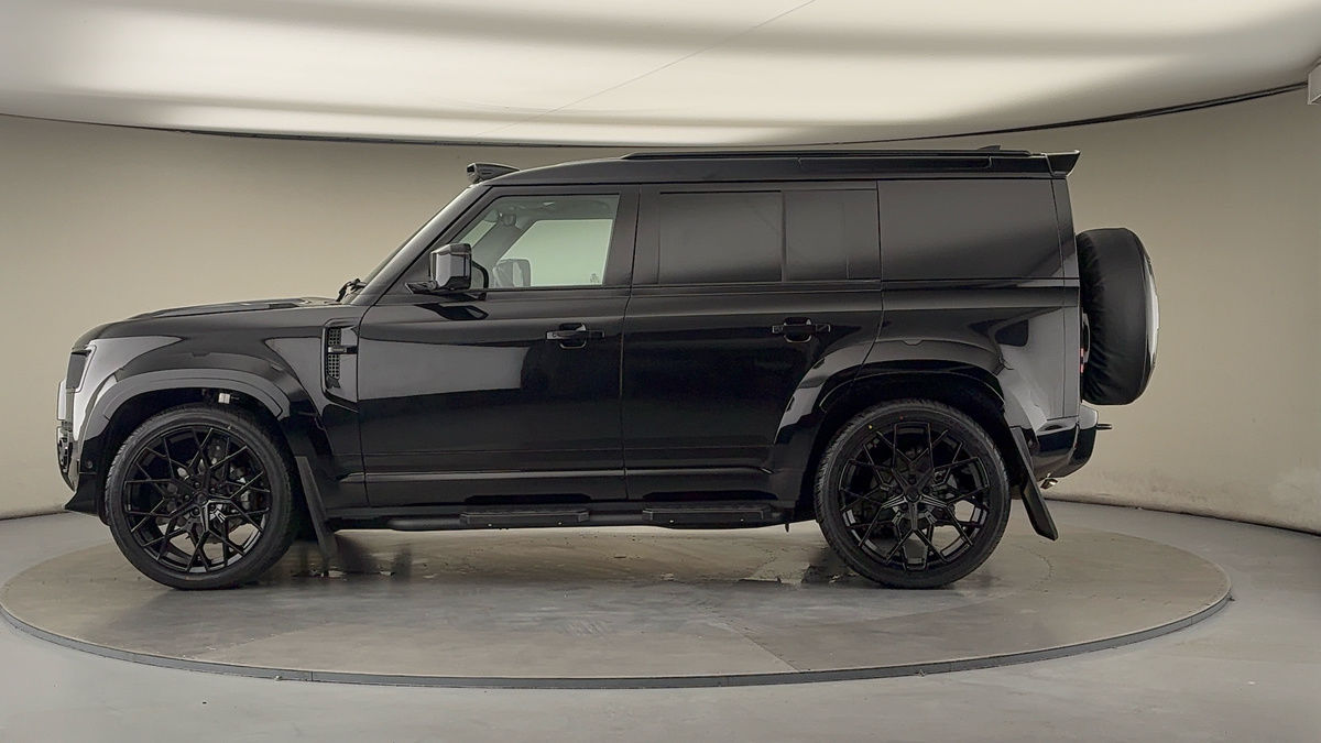 Land Rover Defender 110 Urban Image 15