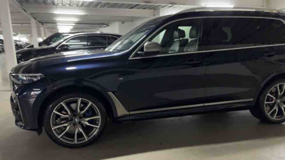 More views of BMW X7