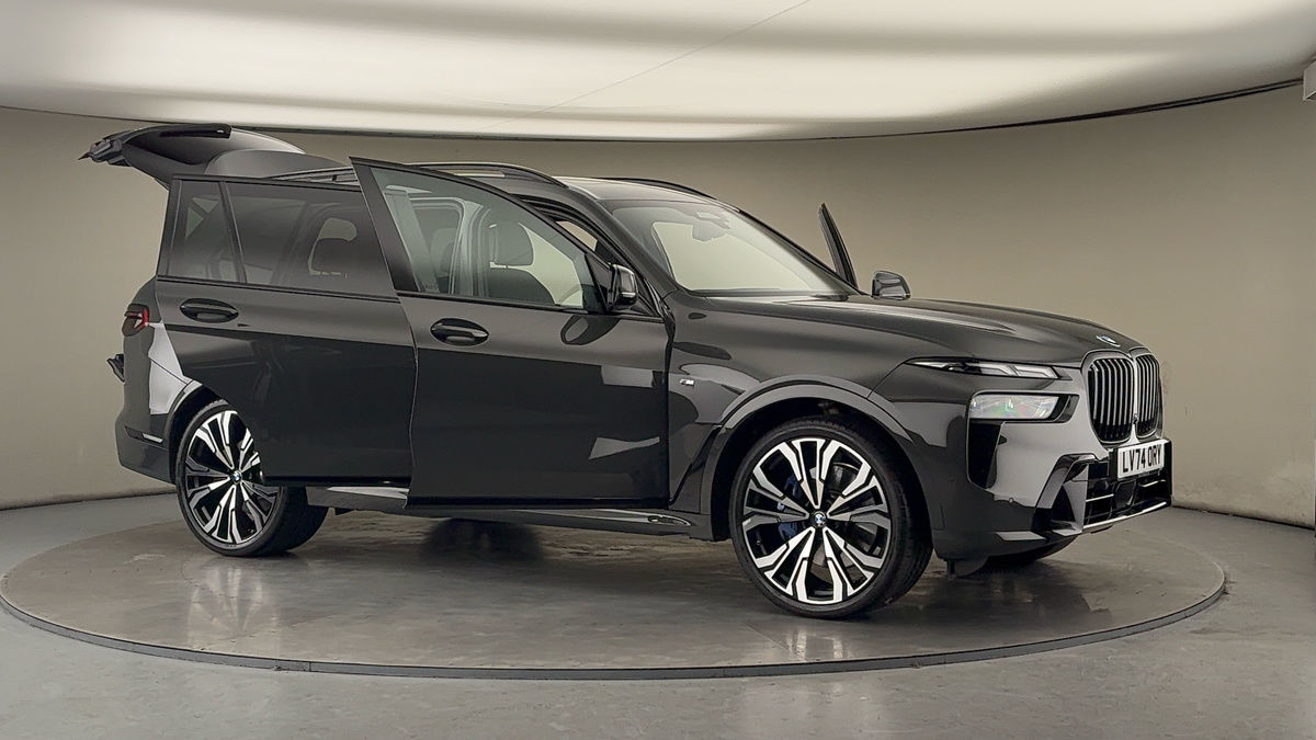 More views of BMW X7